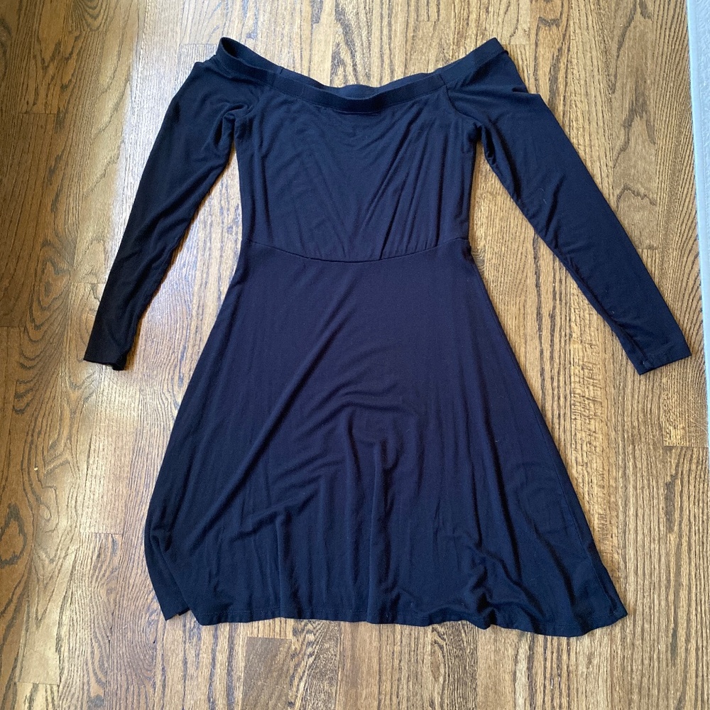 Nine Britton Off-Shoulder Black Dress